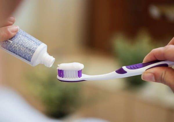 ：白鞋这样洗不发黄麂皮鞋用这招擦脏污OG真人鞋子怎么洗？实用洗鞋10招(图3)