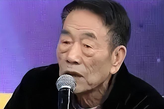 华子93岁的杨少华终于开始“享福”了OG真人平台大口吃肉大碗喝酒、爱抽(图10)
