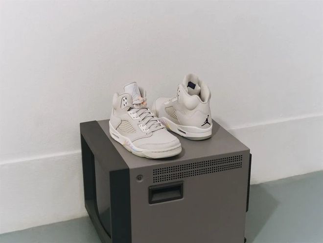 除超限量 AJ1还有 AJ11 的新玩法！OG真人Jordan「年底大招」突然官宣！(图8)