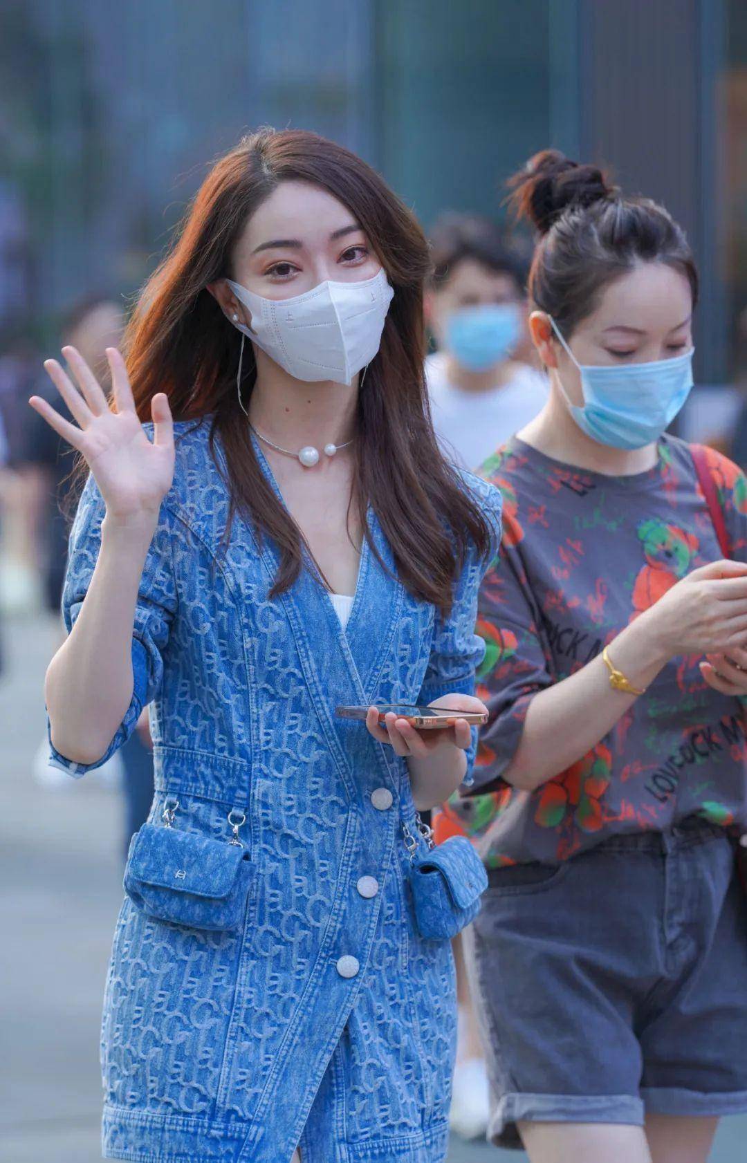 自信小姐姐时尚搭配秘诀OG视讯玉足惊艳夏日(图5)
