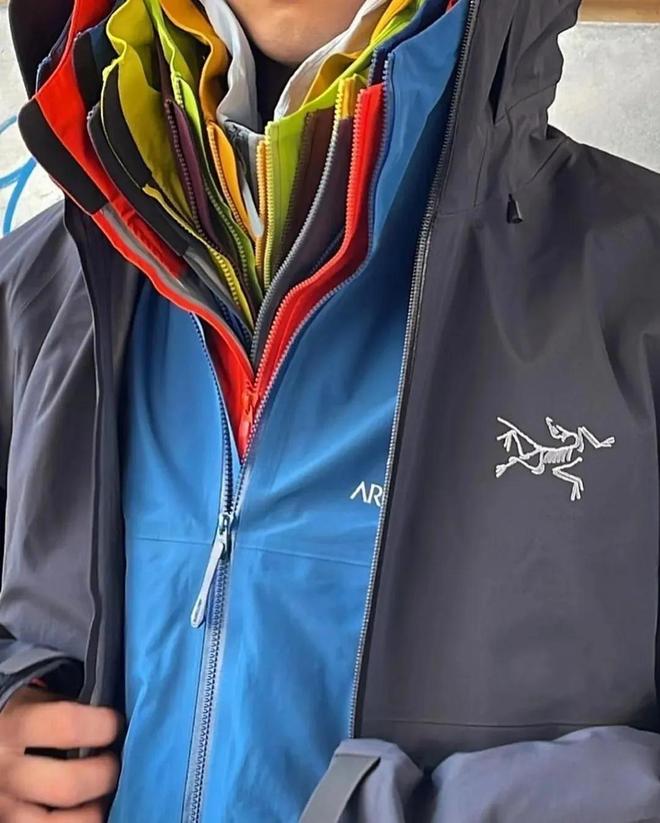 被一双“臭鞋”抢了风头OG网站中国中产三件套(图14) 被一双“臭鞋”抢了风头OG网站中国中产三件套(图14)