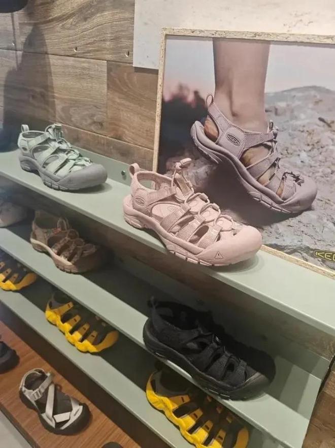 被一双“臭鞋”抢了风头OG网站中国中产三件套(图17) 被一双“臭鞋”抢了风头OG网站中国中产三件套(图17)