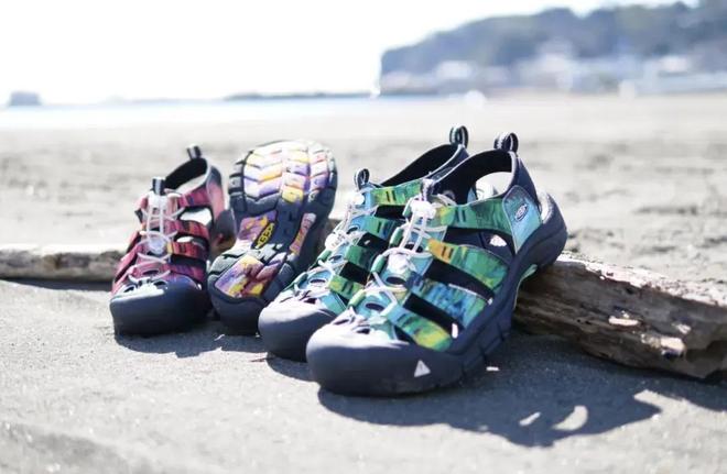 被一双“臭鞋”抢了风头OG网站中国中产三件套(图15) 被一双“臭鞋”抢了风头OG网站中国中产三件套(图15)